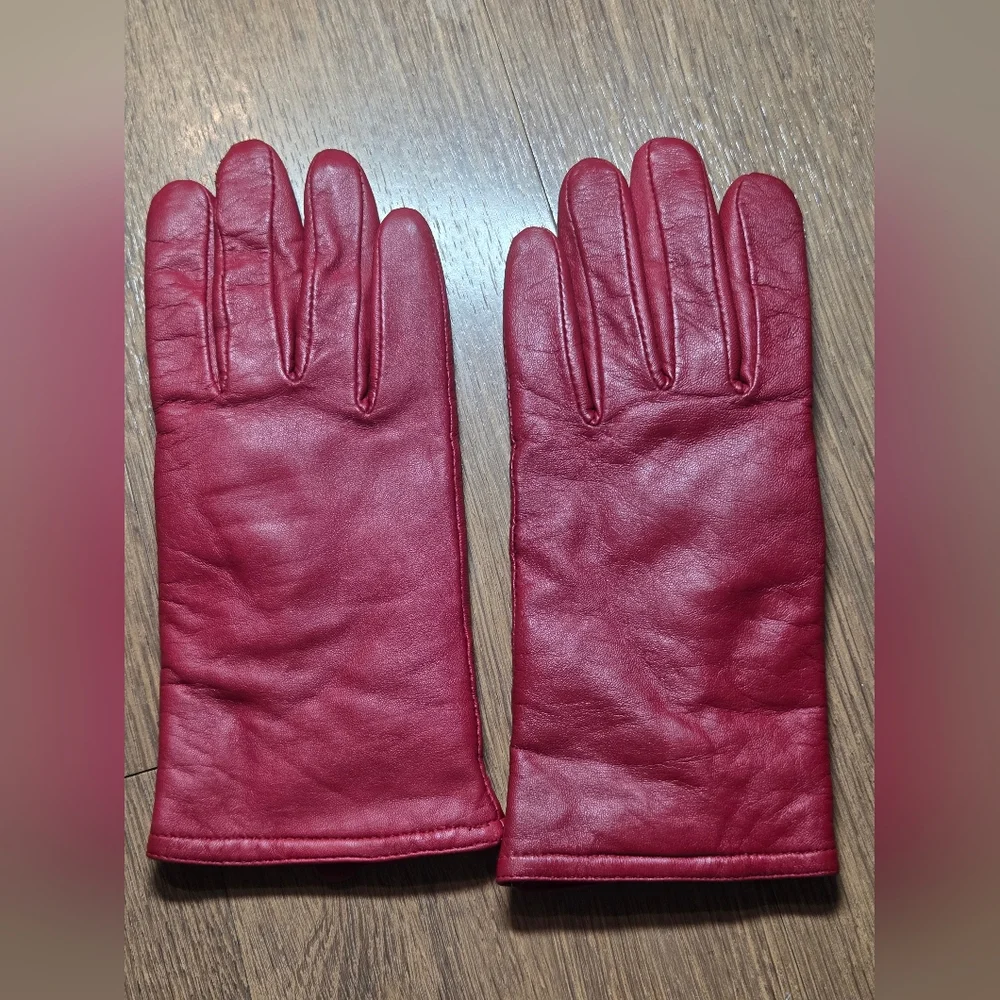 Women's Thinsulate Leather Gloves Crimson Red Color